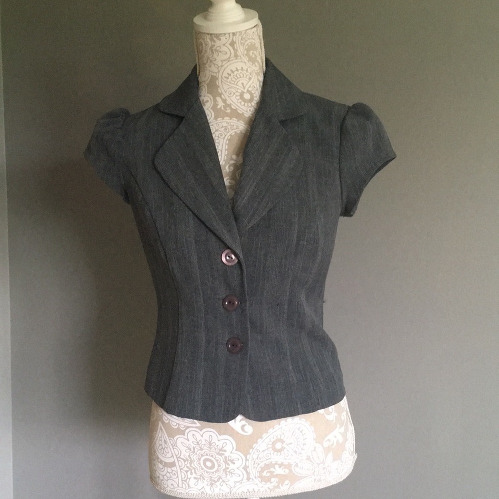 { A. Byer } fitted lady like grey blazer